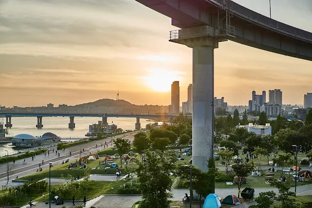 Ttukseom Hangang Park 5